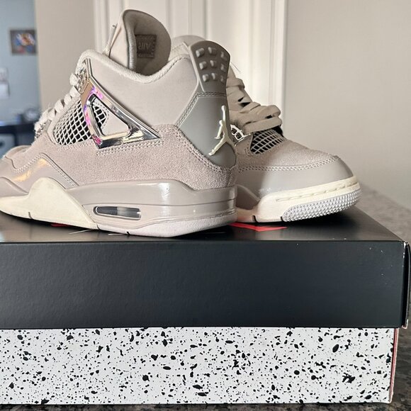 Air Jordan 4 Retro ‘Frozen Moments’ Women’s - Picture 3 of 8